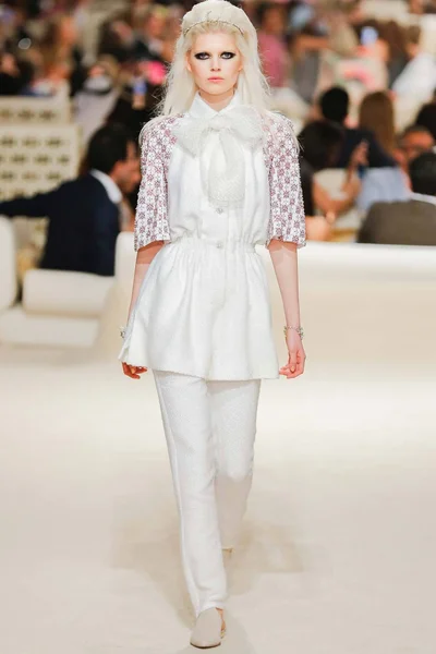 Look 4